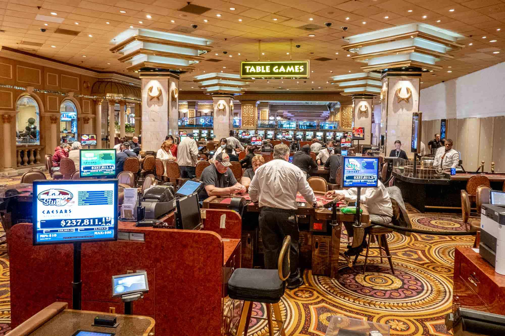 Blackjack Stratejileri: Bankroll Yönetimi ve İstatistiksel Analiz